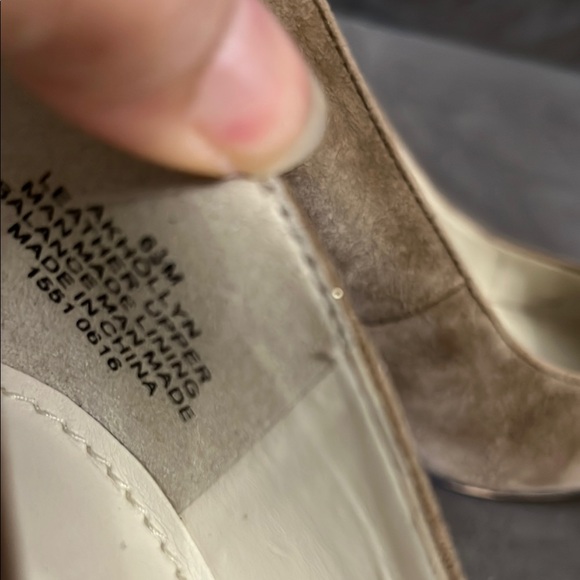 Anne Klein Tan Suede Heels Elegant Pointed-Toe - Picture 4 of 7